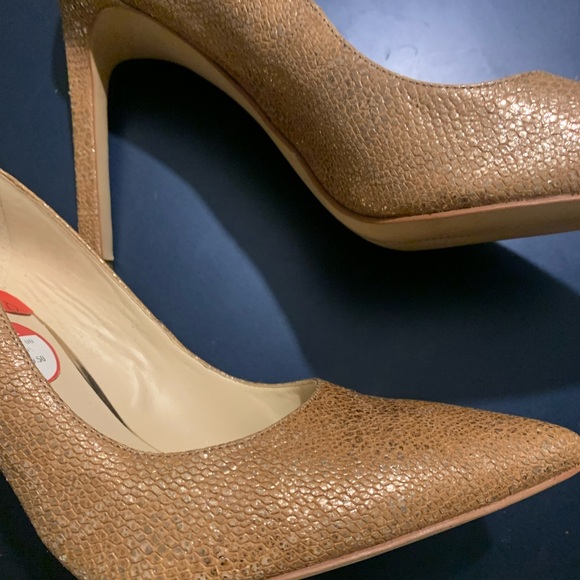 Gold Heels - Picture 4 of 8